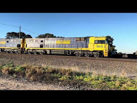 Pacific National NR35 NR40 light engines Tottenham