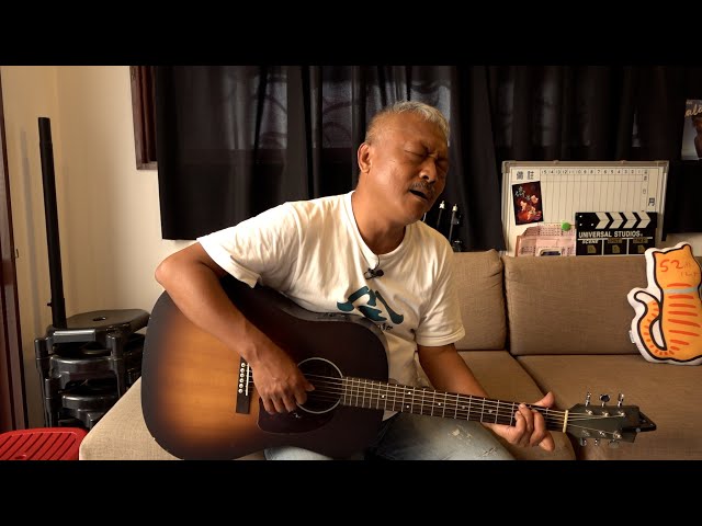 Hsieh Ming-yu plays Who Am I/Hold You Close To My Heart