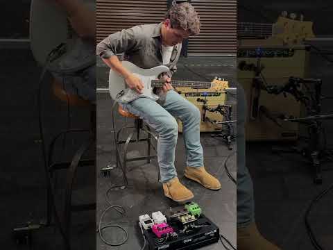 JOHN MAYER sharing his favorite distorsion pedal tip at Sweewater