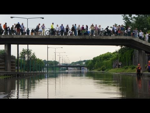 Trasa Toruńska (AK) zalana. Wycieraczki nie pomogą...