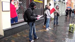 preview picture of video 'Anti-Überfremdungsdemo in Güstrow – Kundgebungsbeitrag auf dem Güstrower Marktplatz'