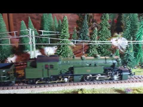 Modelleisenbahn - Bayrischer Güterzug 26960 von Märklin auf meiner Anlage [4K]