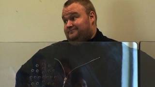 Kim Dotcom Scares Neighbors With Email