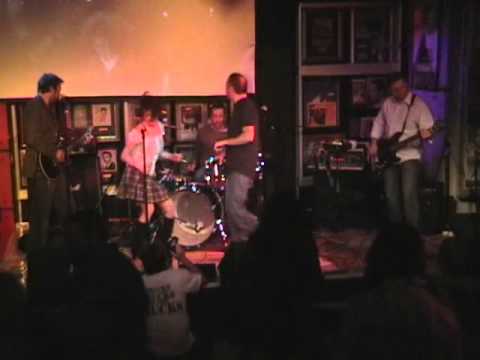 download lagu mp3 mp4 Groove Surfers, download lagu Groove Surfers gratis, unduh video klip Groove Surfers