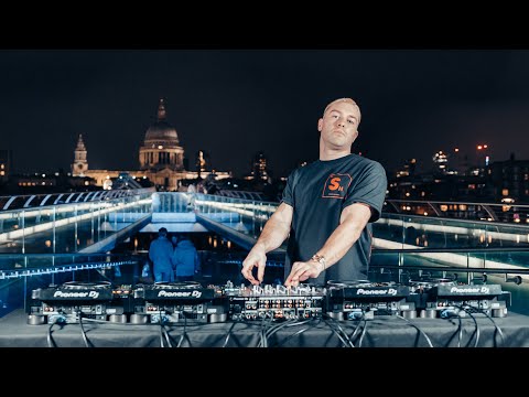 4 DECKS IN THE MIX - 60 Minutes London Cathedral Set (POLICE SHUT DOWN)