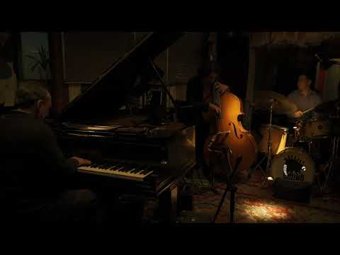 The Griffin (Michael Weiss) - Dan Weisselberg, Michael Weiss, Mike Camacho