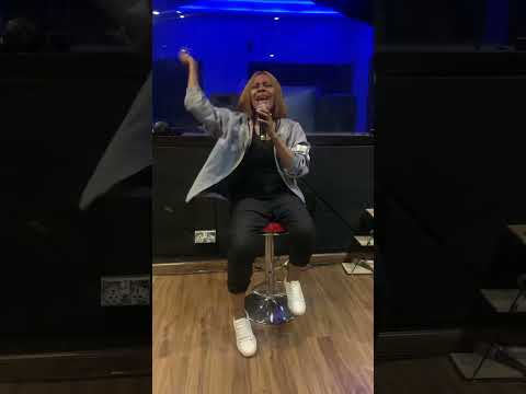 Dear Worship Leader, DO NOT BULLY YOUR AUDIENCE!