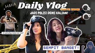 Download lagu Daily Vlog Tante ernie | Seharian Tante Ernie Jadi Police Seksoyy mp3