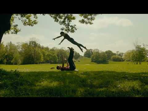 Acrobatic Duo Performs Incredible Acro Yoga Flow - 1349465