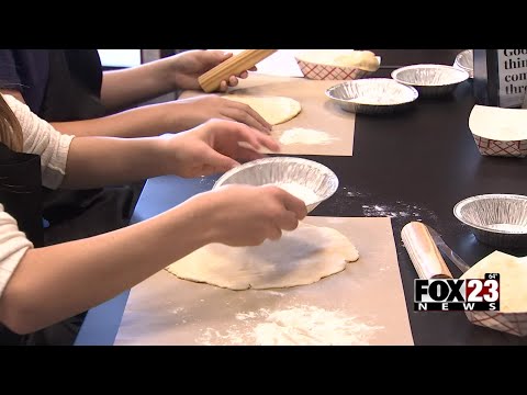 Video: Planet 1st hosts bake-and-take pie master class