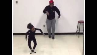 Little dancer killing it to Maroon 5 Maps (Carvel remix)