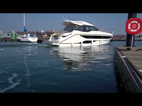 BAVARIA SR36 Easy to Maneuver