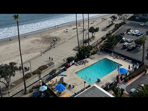 Crown Plaza Hotel Ventura, California room tour 