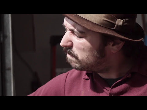 Duff Thompson - Sleight of Hand (acoustic performance)