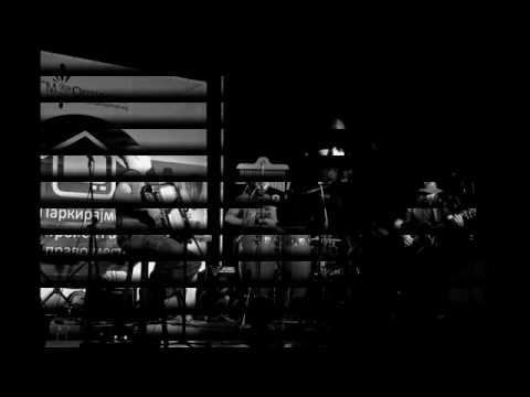 Burns - Yellow Moon (Neville Brothers).avi