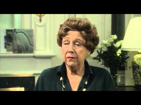 Obituary: Jean Stapleton | CBS News