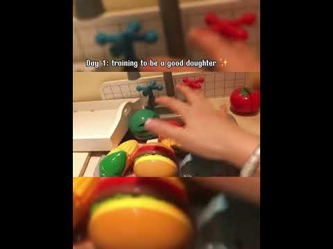 Ngày 1 tập làm con gái đảm đang của gia đình: #toys #shorts #funny
