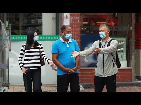 女兒強迫身體不好的父母照看孩子，路人：你算啥閨女！