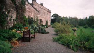 preview picture of video 'Part 2--Sheila's Visit to Dacre & Dalemain 2006.wmv'