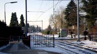 preview picture of video 'Dutch Railroad Crossing/ Level Crossing/ Bahnübergang/ Spoorwegovergang Houthem- St. Gerlanch'