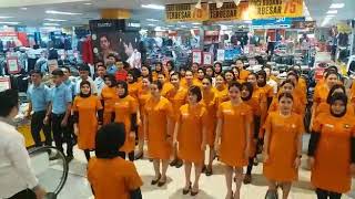 Download lagu Semangat karyawan Ramayana R50 makassar mp3