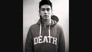 T Mills - She Got A... Lyrics