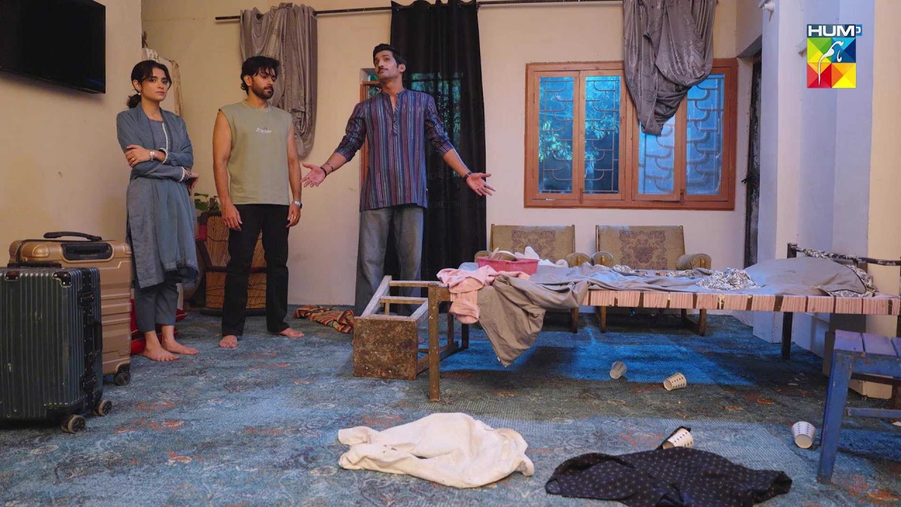 Yah Hai Mera Hawadar Kushada Aur Bikhra Huwa Kamra...! #anikazulfikar #bombaytailors - HUM TV