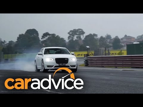 2016 Chrysler 300 SRT Review — With launch control demonstration