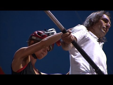 Annina Frey auf dem Hochseil (2010) | SRF Archiv