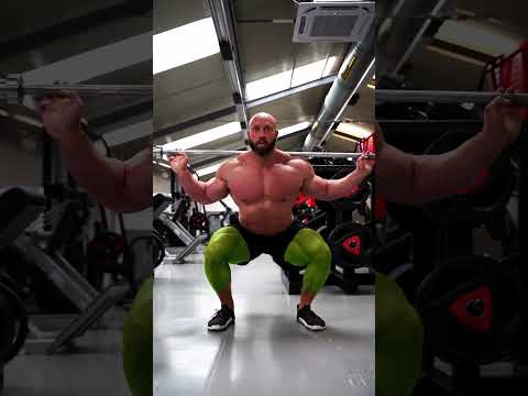 3 Tweaks To Improve Your Squat Form At The Gym #workouttips