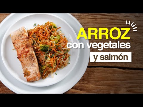 Arroz con vegetales y salmón