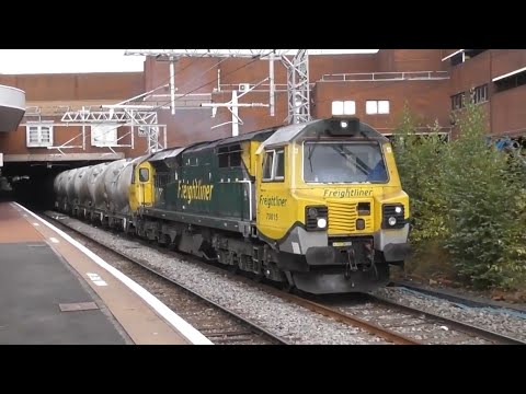 Freightliner 70015 powers through Walsall - 29/10/19