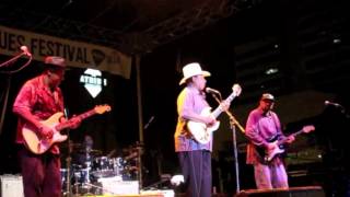 Brooks introducing Lonnie