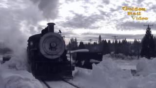 preview picture of video 'McCloud River Railroad #18 starts the day hauling freight.'