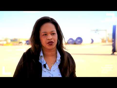 Portrait vidéo d'une ingénieure en énergies renouvelables.