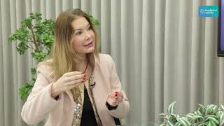 Dermatologista explica as causas da queda de cabelo