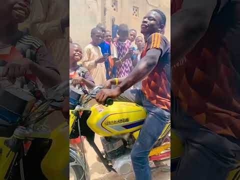 Ce garçon a créé de la musique avec sa moto 😲