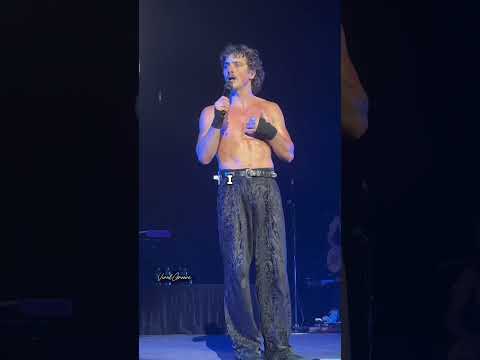 Benson Boone’s Reaction to a Fan Yelling ‘Taylor Swift’ Mid-Show 😂#bensonboone #shorts #taylorswift