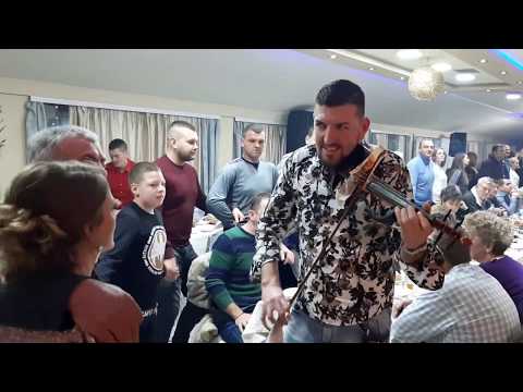 Sale Show kidanje violine Decko svira na 380V Rusiii