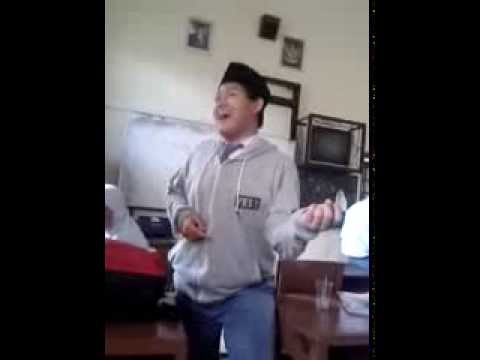 Murid SMA 5 purwokerto bernama andrian menyanyi layaknya ikut indonesia idol