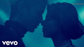 Frank Walker - Kiss Me (ft. Theresa Rex)