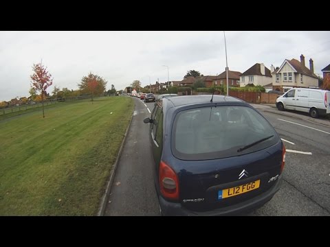 L12FGG - Oblivious While Using Phone