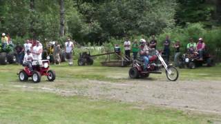 preview picture of video 'Lawnmower Races---Maple Valley Redneck Racers'