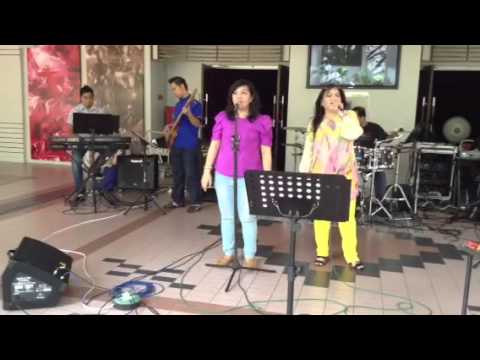 Duet Hati Ini Telah Dilukai by Ramnah Ramli & Andy Siti