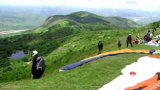 preview picture of video 'Paraglider Mundial em Governador Valadares/MG-Mar09'