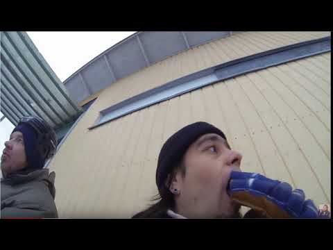 Niilo22:sta lainataan Ässät-JYP ottelussa  26.10.19.