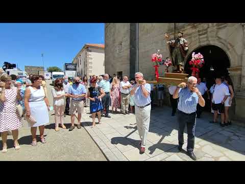 La imagen de Santiago Apóstol recorre las calles de Sobradillo en el día grande de las fiestas