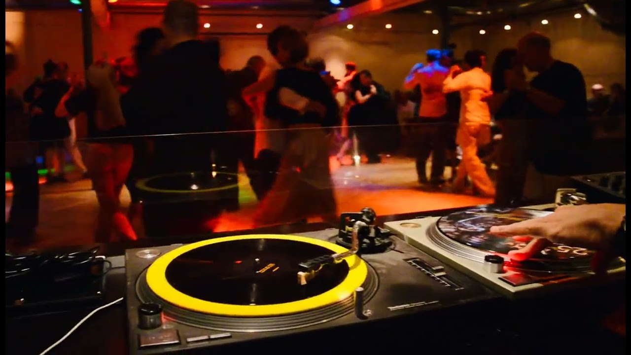 Dj Gus. Gustavo Rosas. Tangos en Vinilos MIX GARDEL en  WUPPERTAL.SEPTIEMBRE 2011.ALEMANIA.