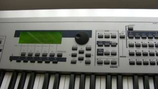Video thumbnail for Yamaha MO8 88weighted key workstation by Ross