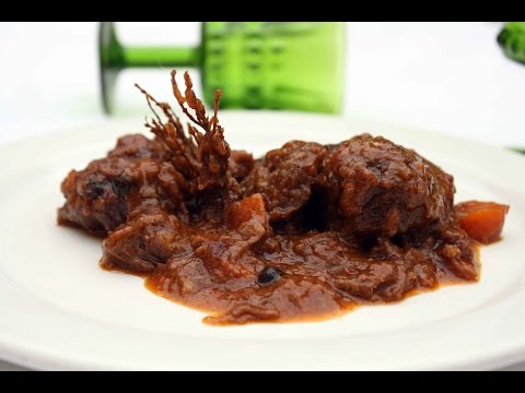 Carrillera de cerdo en salsa de vino tinto